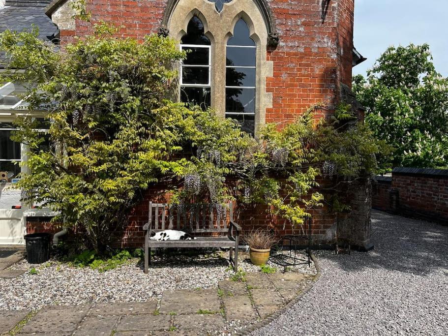 Tibberton  The Old School House Retreat 아파트 외부 사진